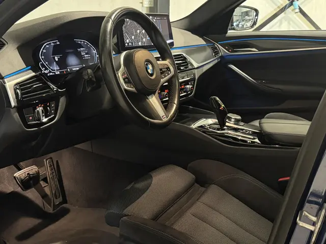 BMW 5 Serie Touring 530e M-Sport 2021 Hybride Benzine 6