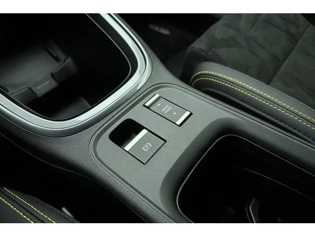 Fiat 600e Abarth Scorpionissima 54 kWh 2026 Elektrisch 43