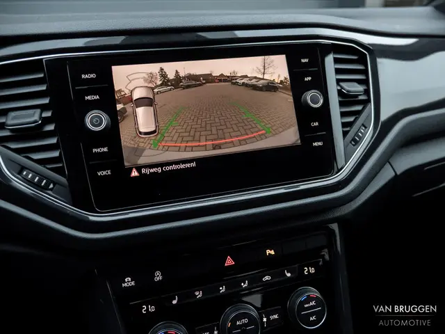 Volkswagen T-Roc 1.5 TSI 3x R-Line 2019 Benzine 34