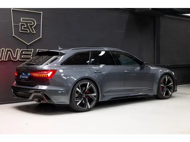 Audi RS6 Avant TFSI quattro 2022 Benzine 6