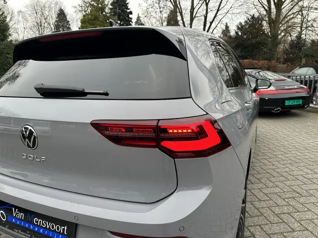 Volkswagen Golf 1.5 eTSI 150PK DSG Style 2023 Benzine 18