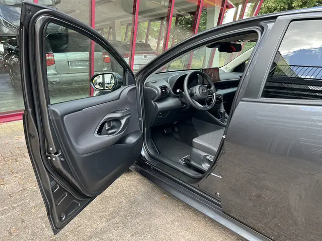 Toyota Yaris 1.5 Hybrid 115 Dynamic 2025 Hybride Benzine 6