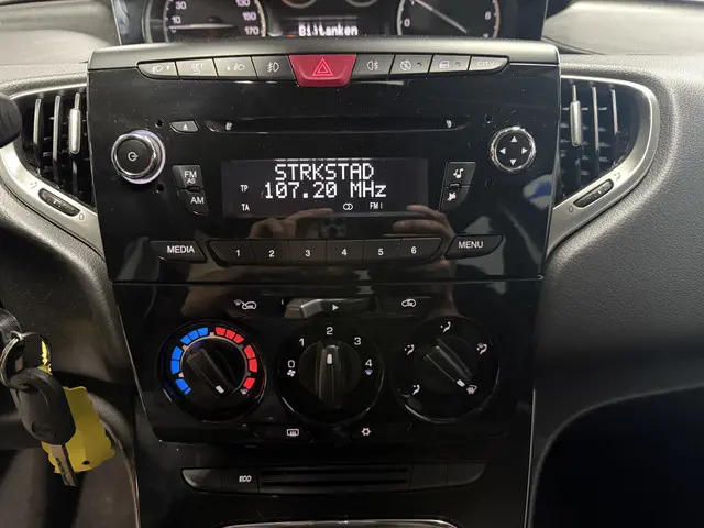 Lancia Ypsilon 0.9 TwinAir Gold 2013 Benzine 8