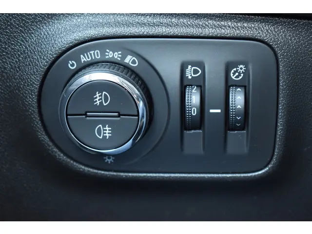 Opel Corsa 1.4 Online Edition 2018 Benzine 29