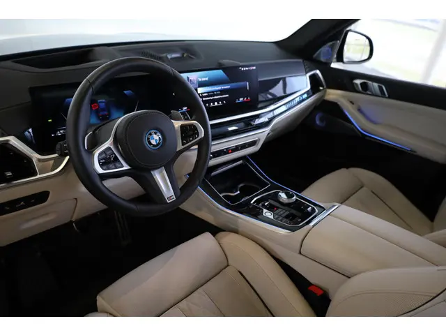 BMW X5 xDrive50e 2025 Hybride Benzine 7