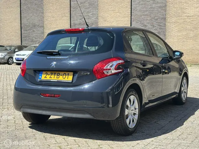 Peugeot 208 1.0 PureTech Access 2015 Benzine 4