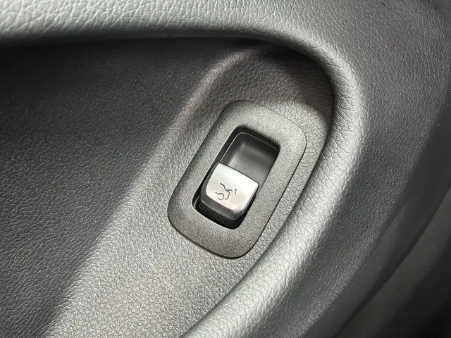 Mercedes-Benz C-Klasse Coupé 180 Ambition 2018 Benzine 30
