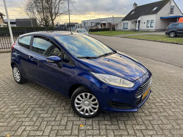 Ford Fiesta 1.0 Style Airco,Led, Navigatie 2015 Benzine 10