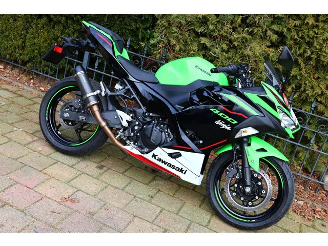 Kawasaki Ninja 400 KRT A2 CODE 80 2023 Benzine 9