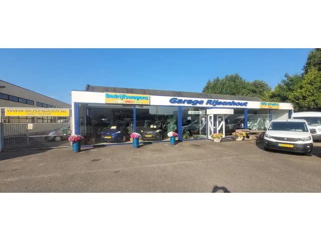 Peugeot Boxer Bestel 330 2.2 HDI L2H1 XT 2015 Diesel 13