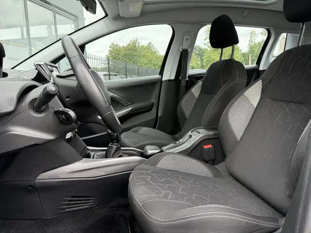 Peugeot 2008 1.2 PureTech Blue Lion 2016 Benzine 6