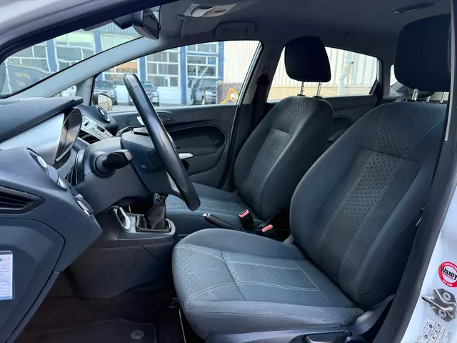 Ford Fiesta 1.25 Titanium 2013 Benzine 34