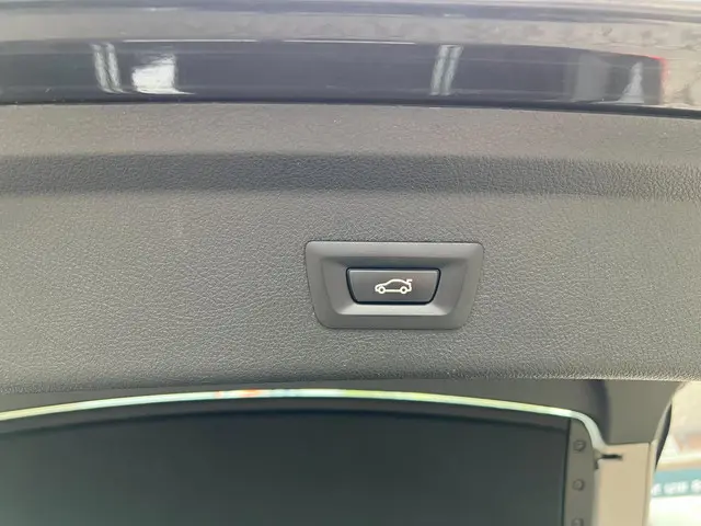 BMW 3 Serie 330i High Executive 2019 Benzine 31