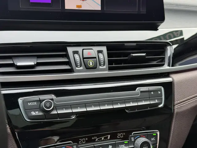 BMW X1 xDrive25e High Executive 2021 Hybride Benzine 13