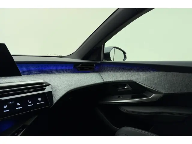 Peugeot 3008 1.2 Hybrid 145 GT 2025 Hybride Benzine 30