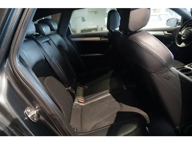 Audi A4 Avant 1.8 TFSI S Edition 2015 Benzine 14
