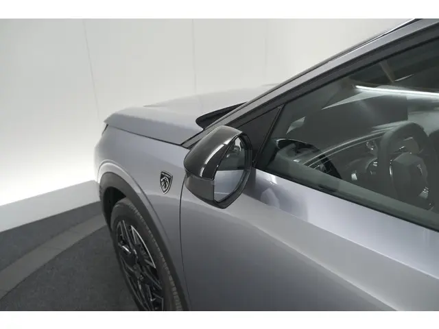 Peugeot 5008 HYbrid 145 e-DCS6 GT 2025 Hybride Benzine 19