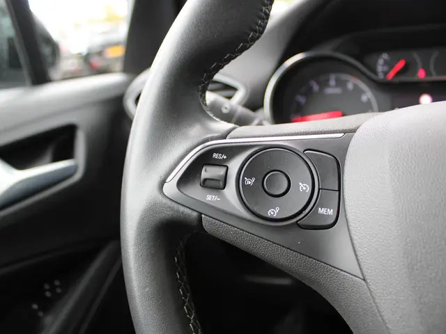 Opel Crossland 1.2 Turbo Elegance 2024 Benzine 17