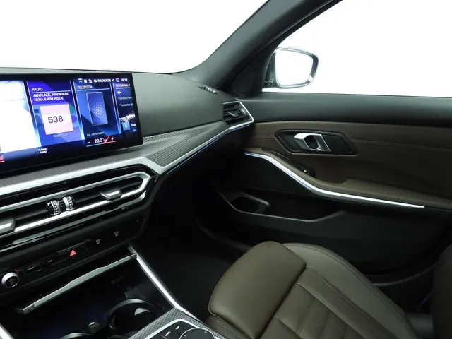 BMW 3 Serie Sedan 318i 2024 Benzine 14