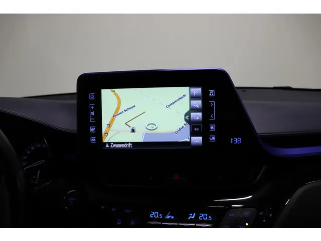 Toyota C-HR 1.8 Hybrid Bi-Tone, 2017 Hybride Benzine 25