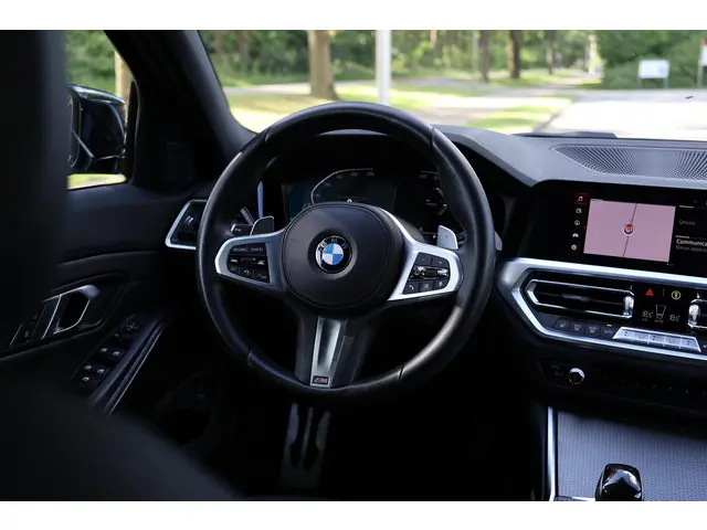 BMW 3 Serie Touring 320i Executive 2022 Benzine 15