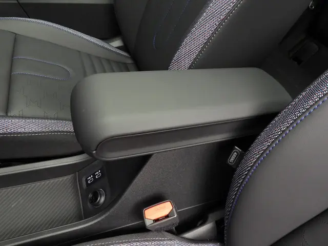 MINI 3-Deurs Cooper C 2024 Benzine 23