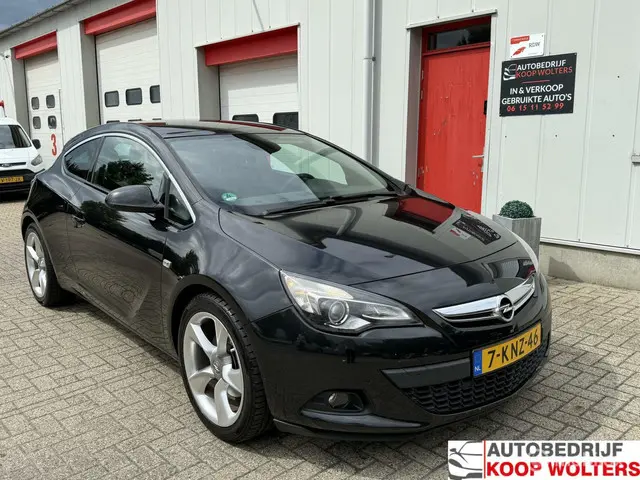 Opel Astra GTC 1.4 Turbo Design Edition 2013 Benzine