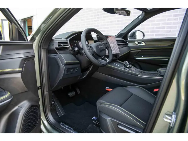 Lynk & Co 01 1.5 Core 2026 Hybride Benzine 27