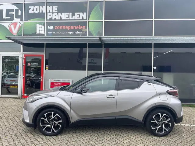 Toyota C-HR 1.8 Hybrid Bi-Tone Plus 2017 Hybride Benzine 4