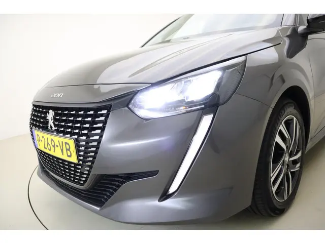 Peugeot 208 1.2 PureTech Allure 2022 Benzine 17