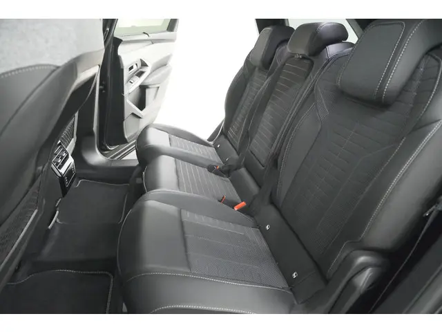 Peugeot 5008 HYbrid 145 e-DCS6 GT 2025 Hybride Benzine 33