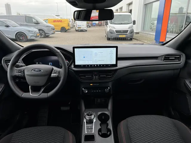 Ford Kuga 2.5 FHEV ST-Line 2025 Hybride Benzine 32