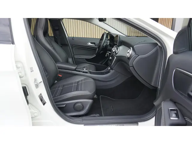 Mercedes-Benz GLA 200 157pk Ambition 2014 Benzine 13