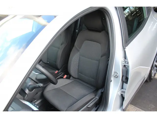 Renault Clio 1.0 TCe Equilibre Carplay 2023 Benzine 10