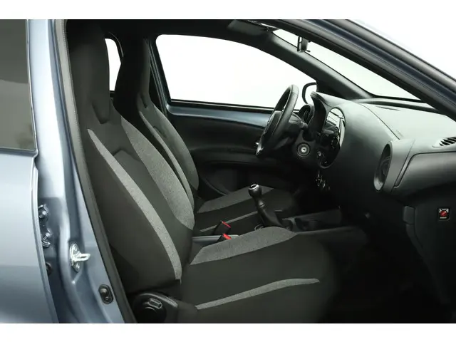 Toyota Aygo X 1.0 VVT-i MT Play 2025 Benzine 22