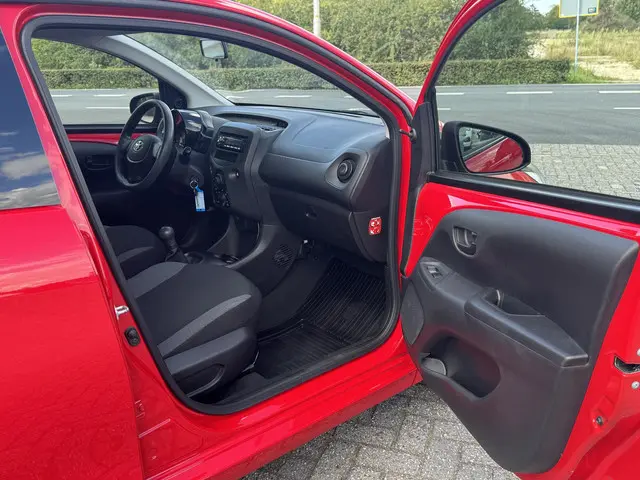 Toyota Aygo 1.0 VVT-i x 2019 Benzine 16