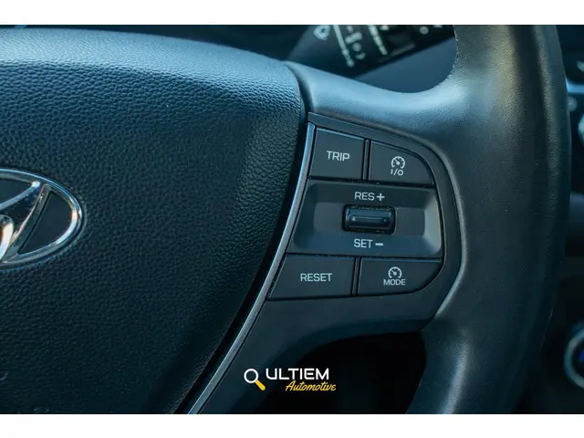 Hyundai i20 1.2 HP i-Motion Premium 2015 Benzine 15