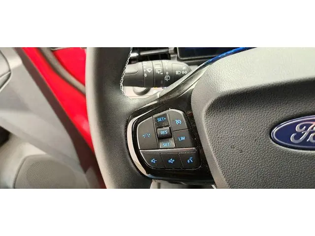 Ford Puma 1.0 EcoBoost Hybrid Titanium 2024 Benzine 12