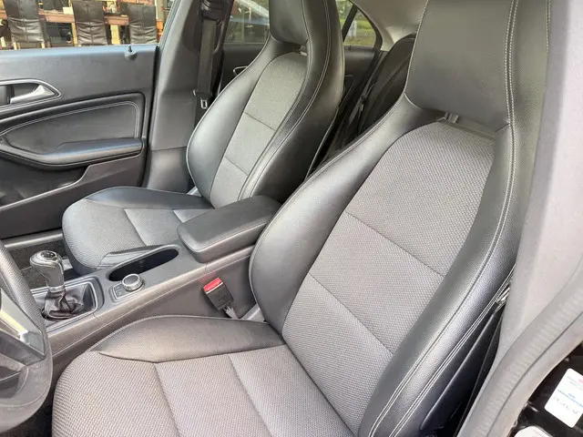 Mercedes-Benz CLA 180 Ambition 2013 Benzine 5