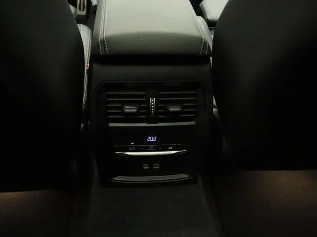BMW 3 Serie Touring 320e 2024 Hybride Benzine 24