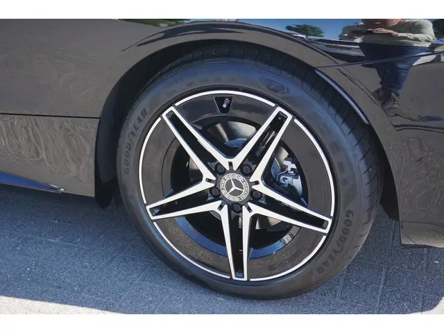 Mercedes-Benz C-Klasse Cabrio 180 AMG 2020 Benzine 5