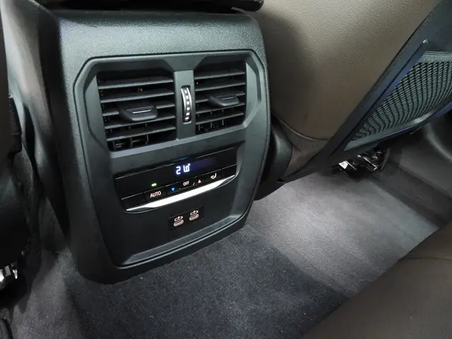 BMW 3 Serie Sedan 318i 2022 Benzine 19