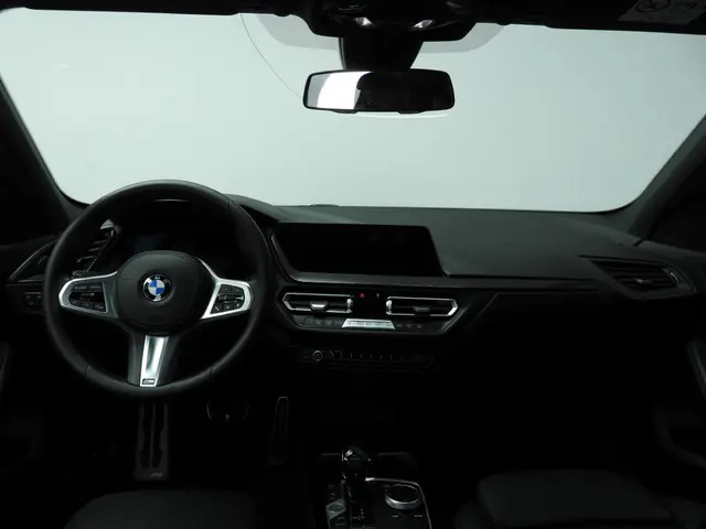 BMW 1 Serie 5-deurs 118i 2021 Benzine 6