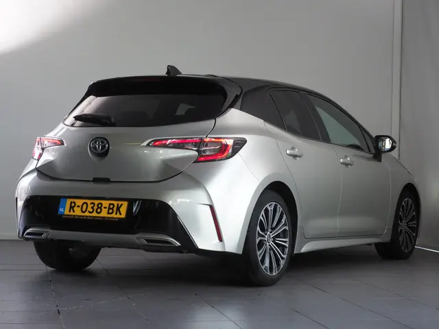Toyota Corolla 2.0 Hybrid Executive 2019 Hybride Benzine 27