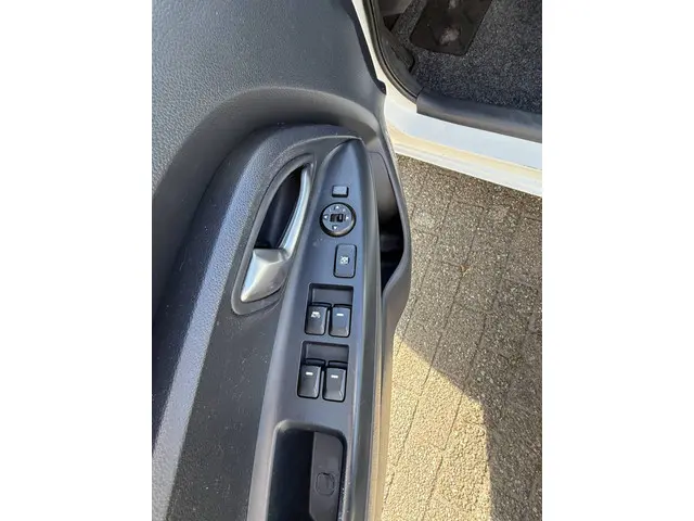 Kia Rio 1.2 CVVT ExecutiveLine 2016 Benzine 21