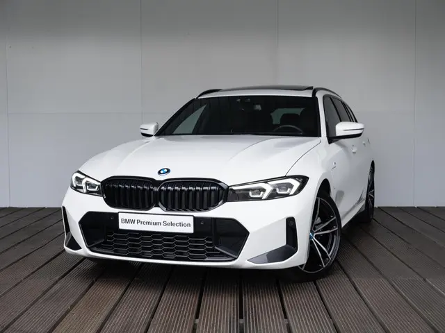 BMW 3 Serie Touring 320e 2024 Hybride Benzine 36