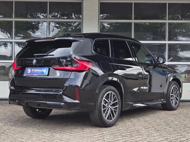 BMW X1 sDrive20i 2023 Benzine 7