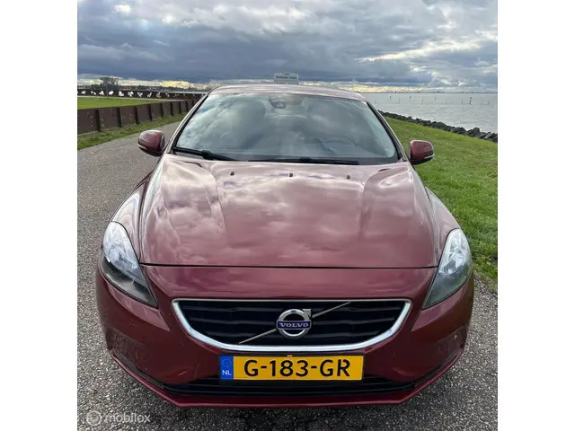 Volvo V40 1.6 T4 Summum 2014 Benzine 2