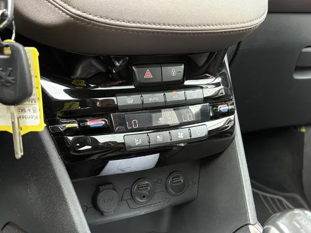 Peugeot 2008 1.6 VTi Féline 2013 Benzine 19