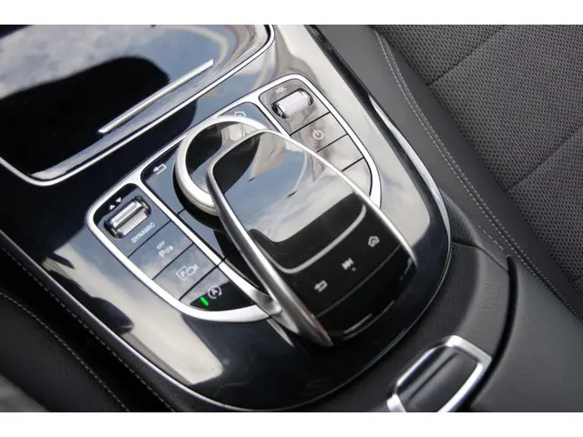 Mercedes-Benz E-Klasse 200 Prestige 2017 Benzine 17